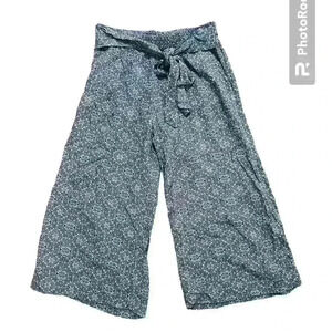 Artisan Size M Women’s Gaucho Pants